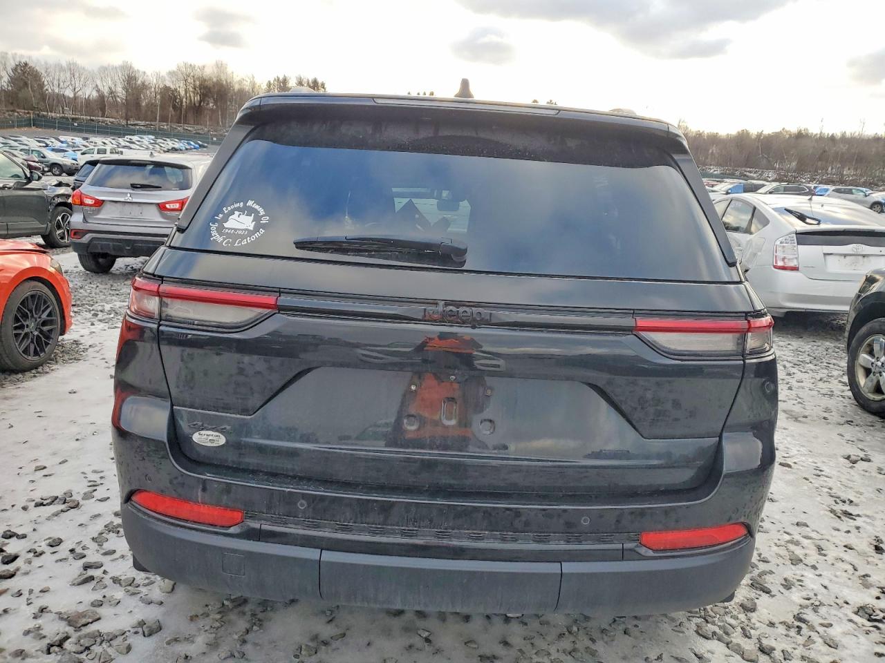 2023 JEEP GRAND CHEROKEE LAREDO photo 6