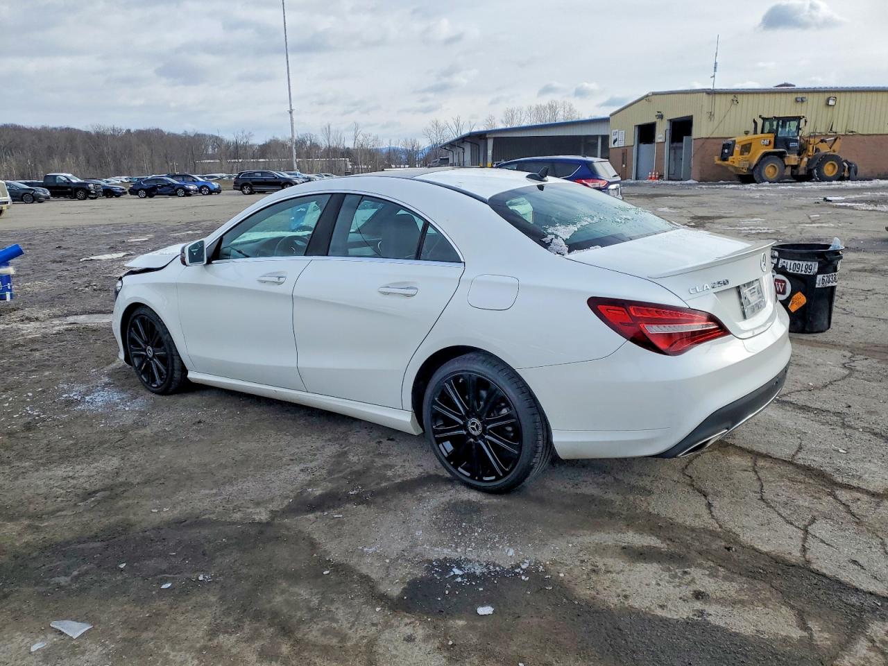 2018 MERCEDES-BENZ CLA 250 4MATIC photo 2
