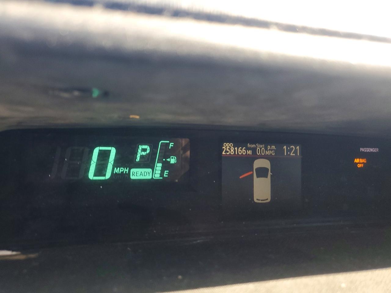 2013 TOYOTA PRIUS C photo 17