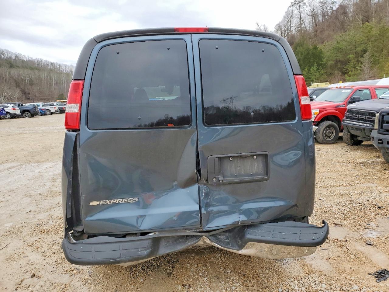 2019 CHEVROLET EXPRESS G3500 LT photo 6