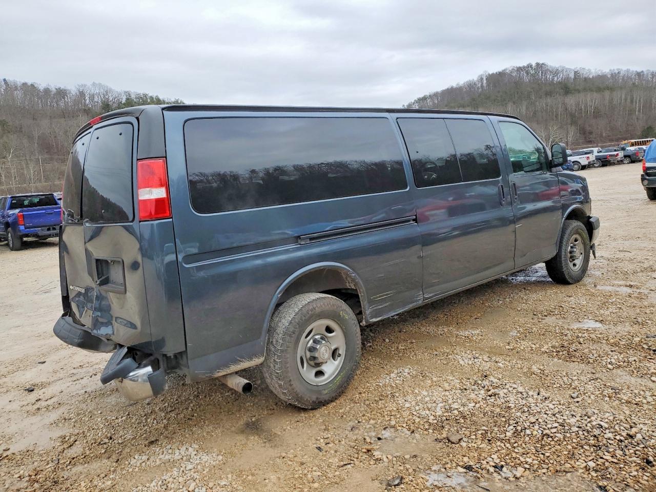 2019 CHEVROLET EXPRESS G3500 LT photo 3