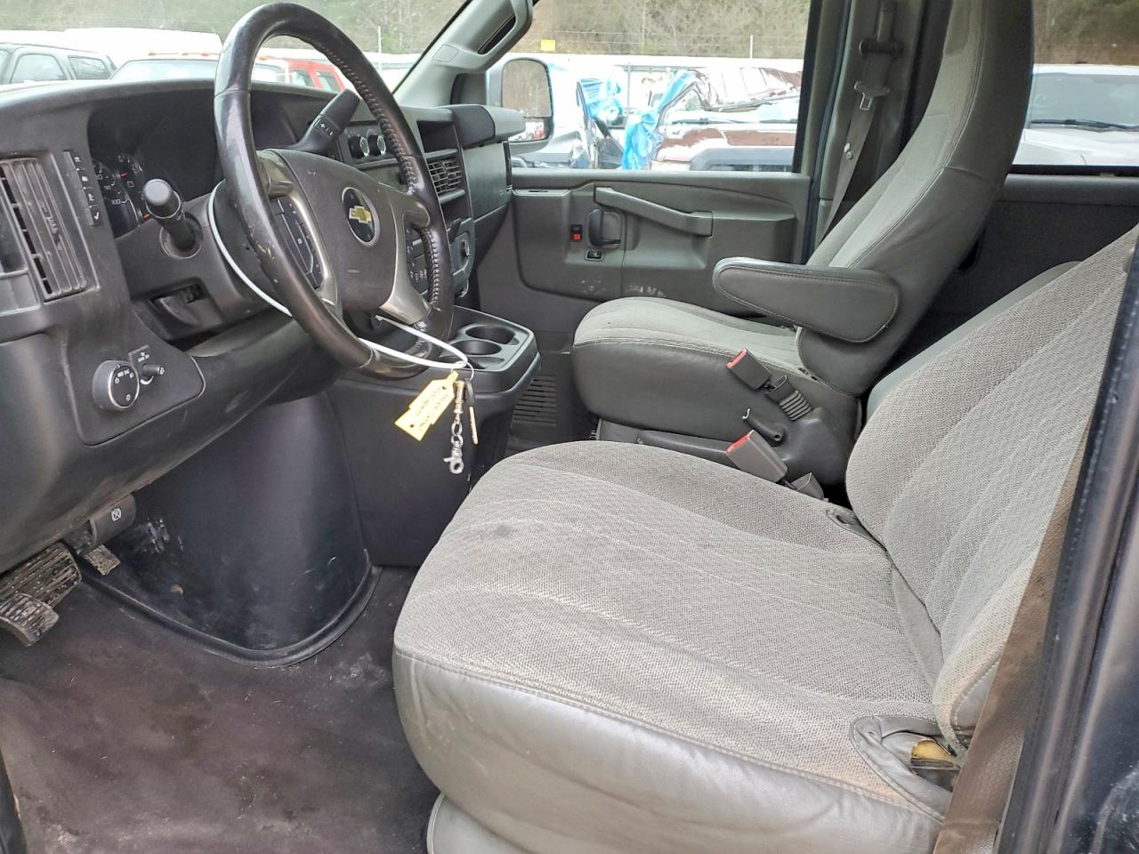2019 CHEVROLET EXPRESS G3500 LT photo 7