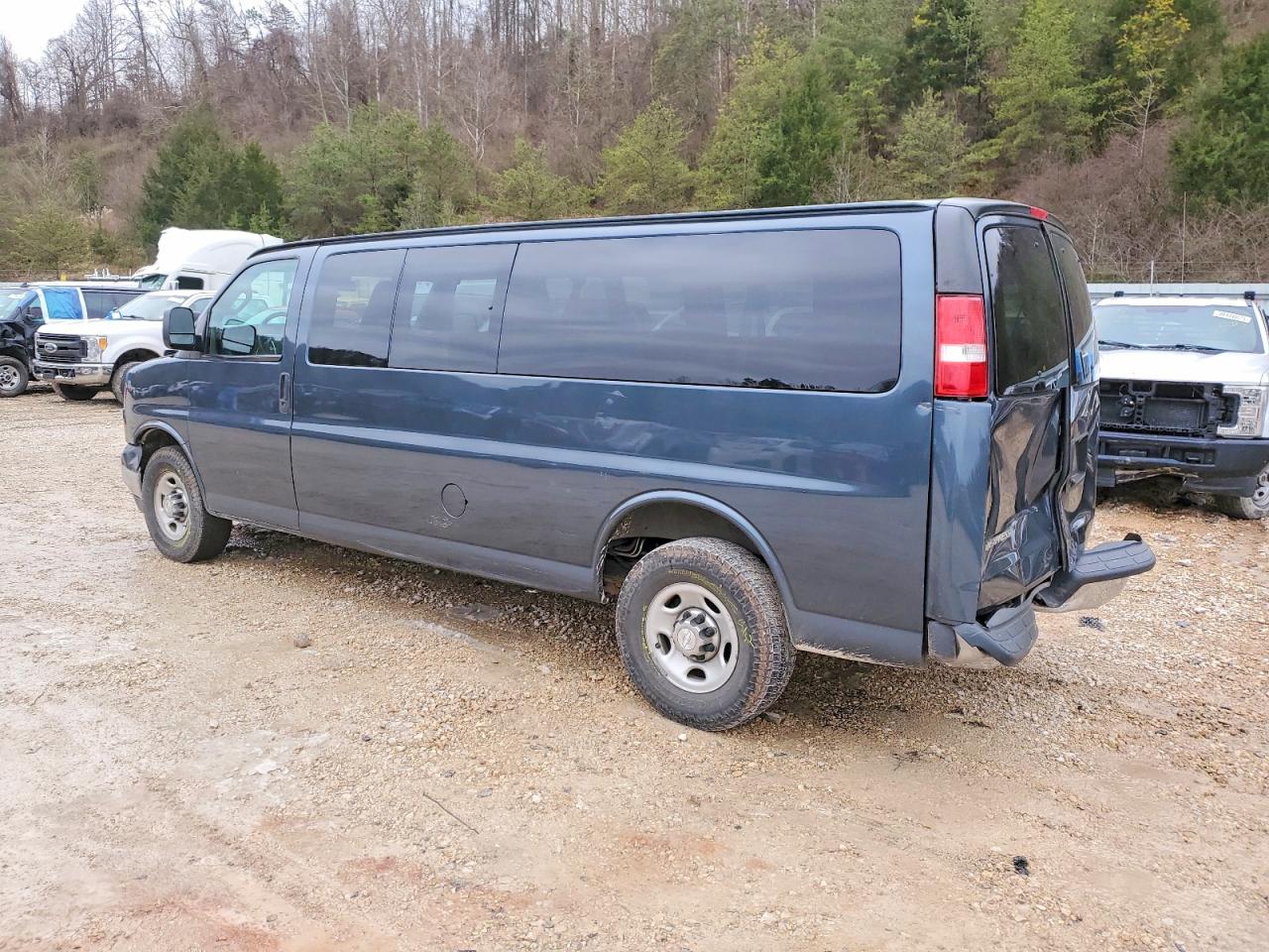 2019 CHEVROLET EXPRESS G3500 LT photo 2