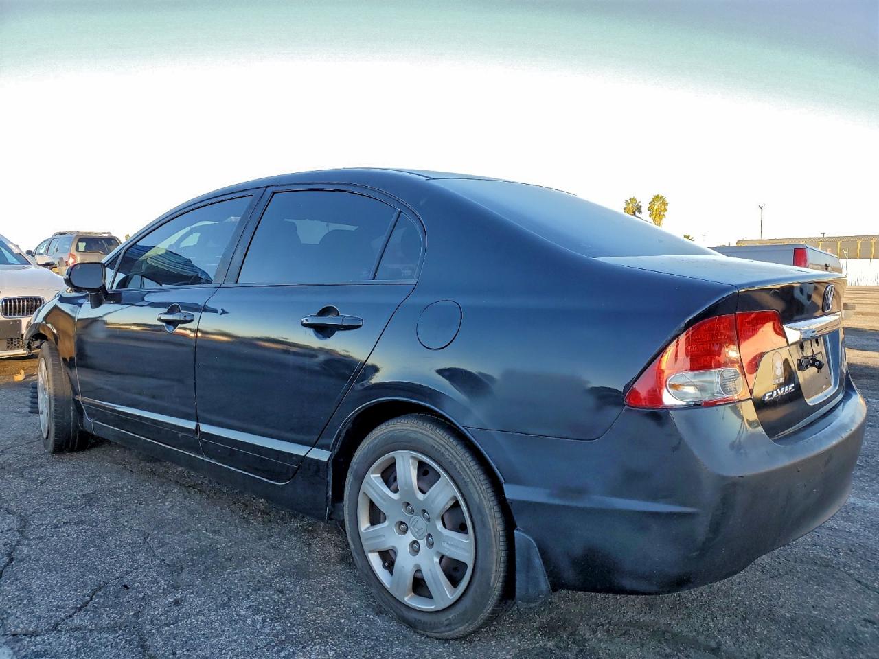 2010 HONDA CIVIC LX photo 2