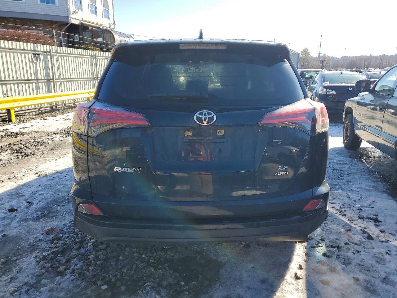 2018 TOYOTA RAV4 LE photo 6