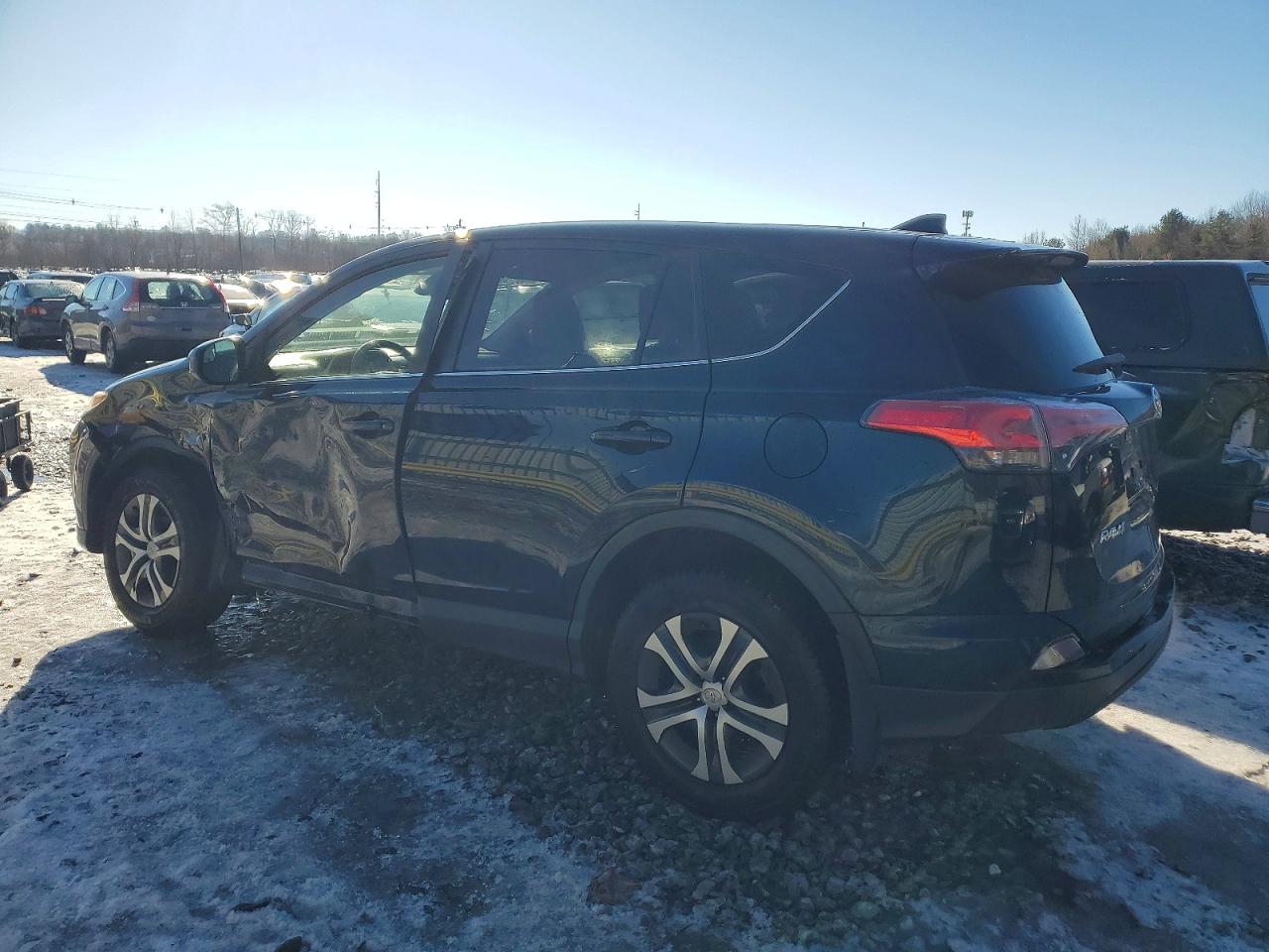 2018 TOYOTA RAV4 LE photo 2