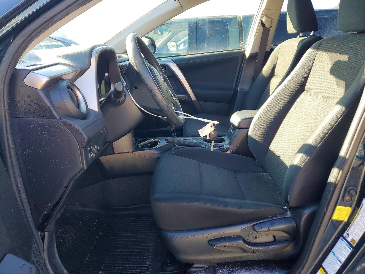2018 TOYOTA RAV4 LE photo 7