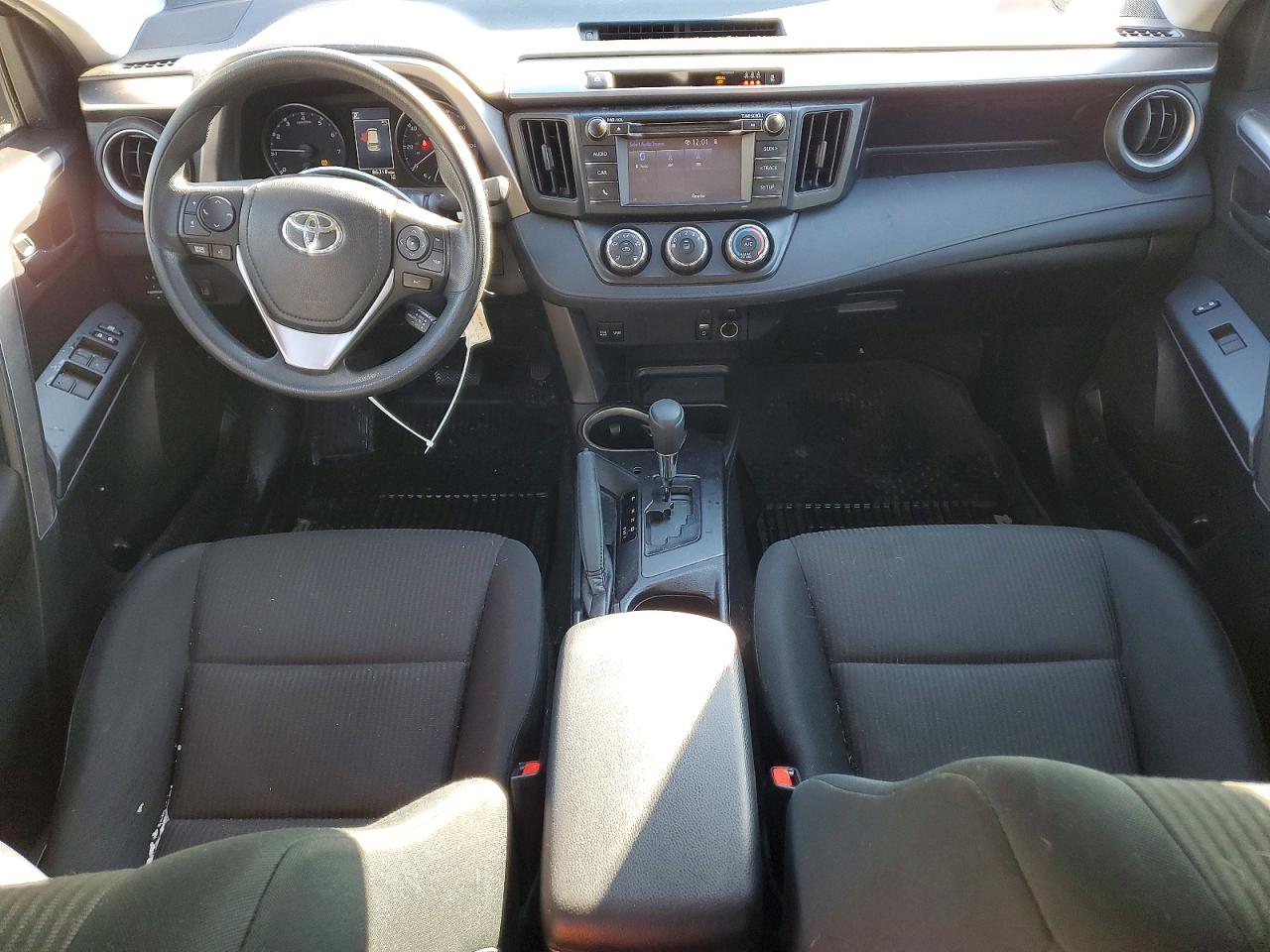 2018 TOYOTA RAV4 LE photo 8