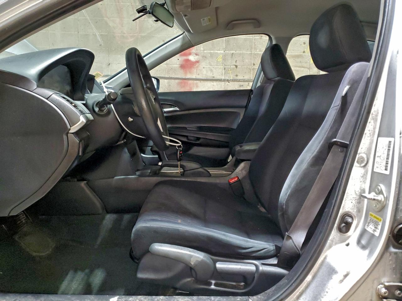 2012 HONDA ACCORD LX photo 19
