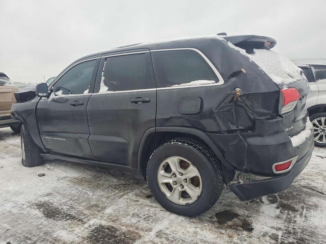 2016 JEEP GRAND CHEROKEE LAREDO photo 2