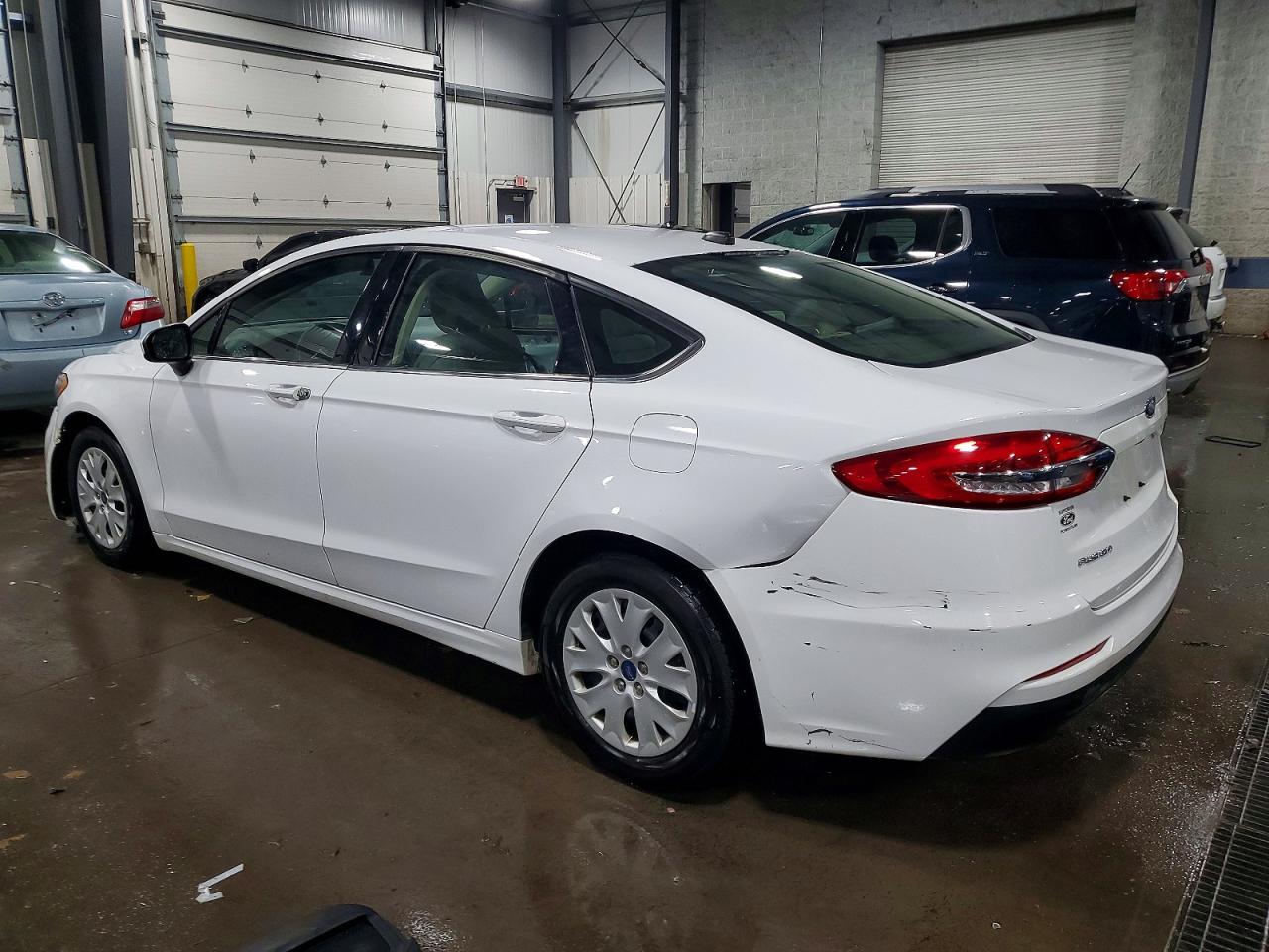 2019 FORD FUSION S photo 2