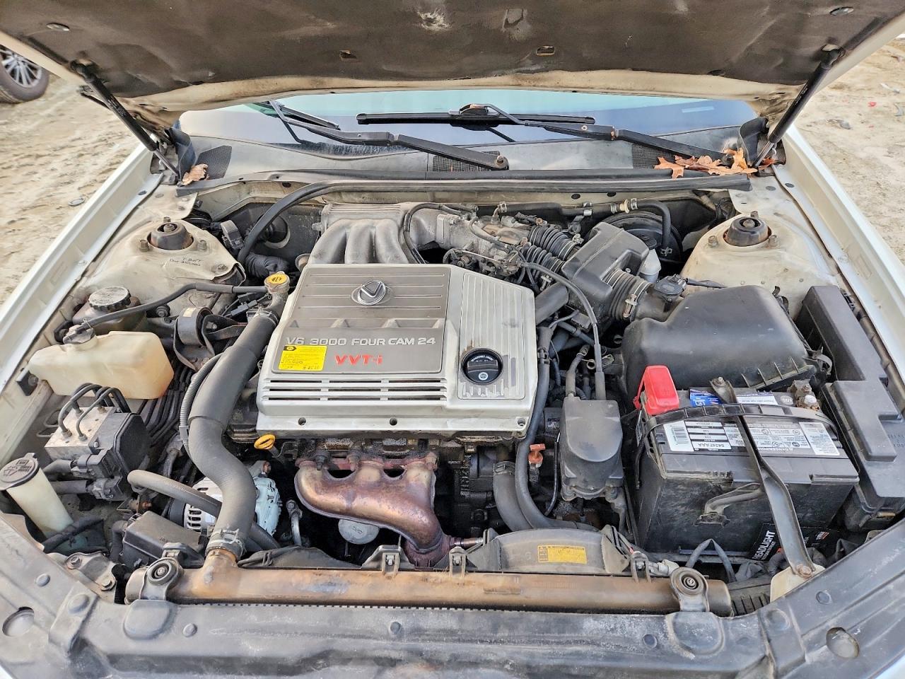 2000 LEXUS ES 300 photo 11