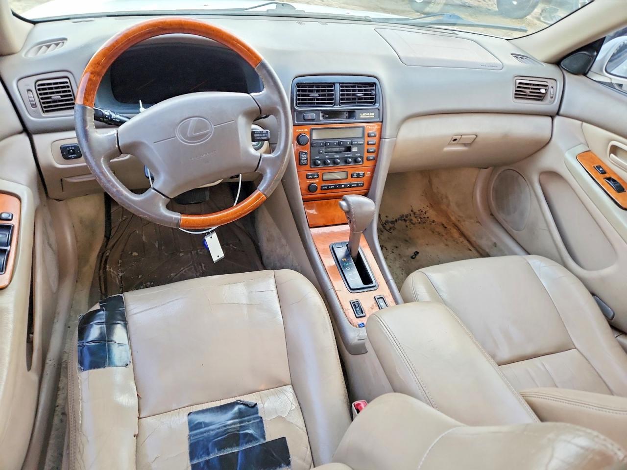 2000 LEXUS ES 300 photo 8