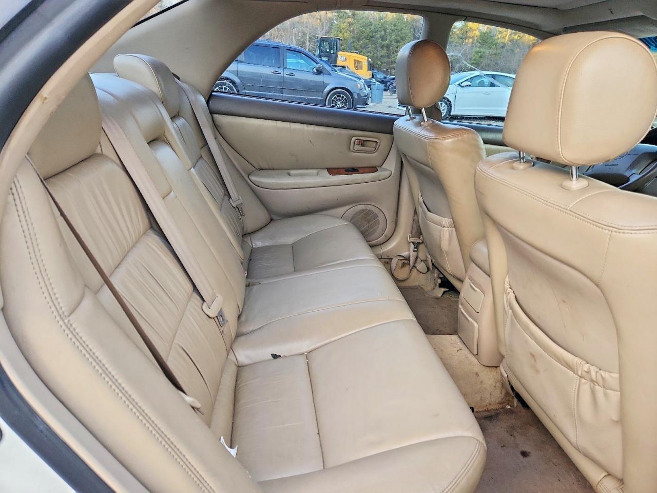 2000 LEXUS ES 300 photo 10