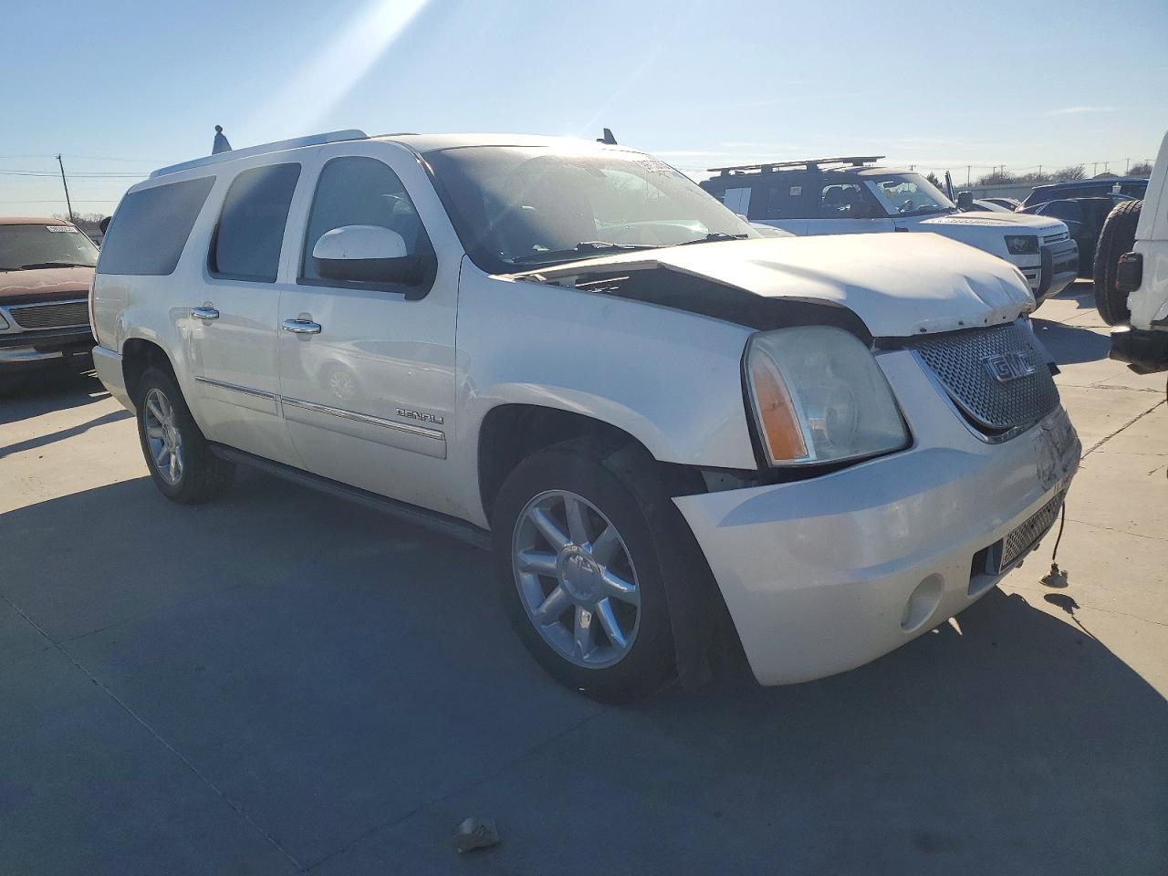 2011 GMC YUKON XL DENALI photo 4