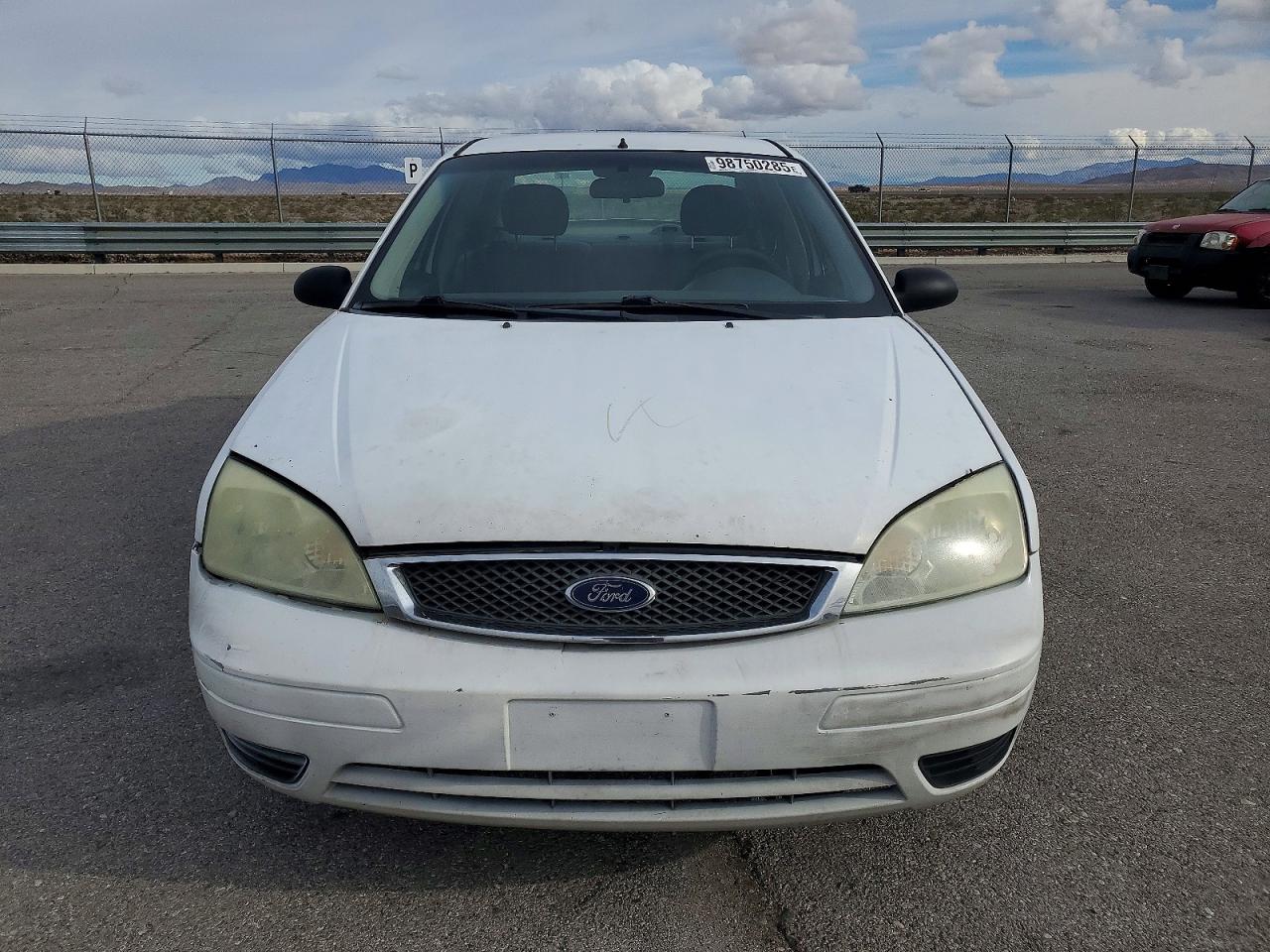 2005 FORD FOCUS ZX4 photo 5