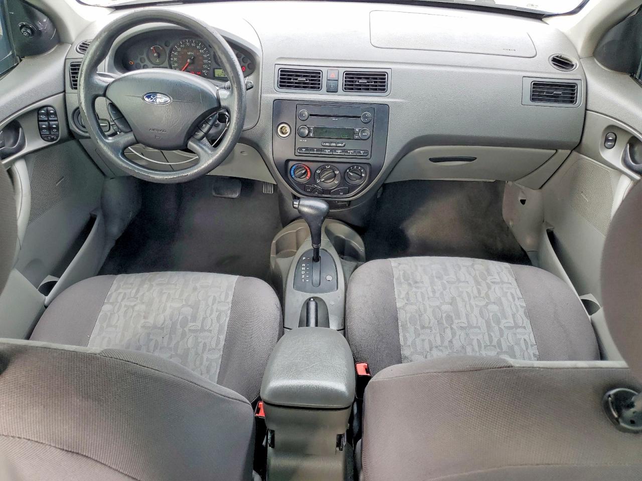 2005 FORD FOCUS ZX4 photo 8