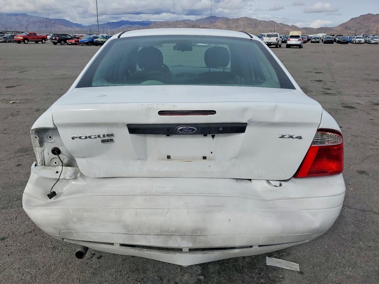 2005 FORD FOCUS ZX4 photo 6