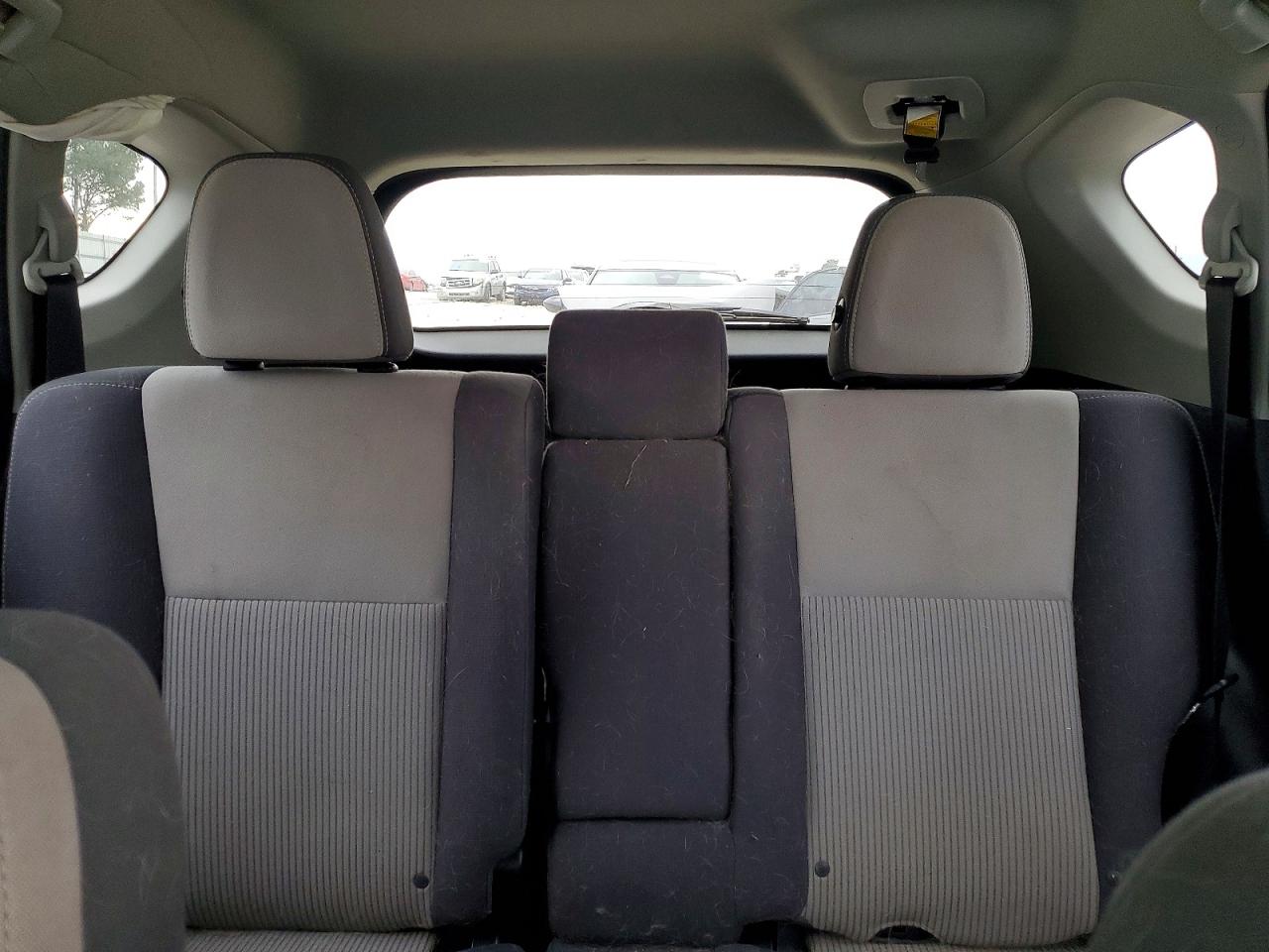 2015 TOYOTA RAV4 XLE photo 10