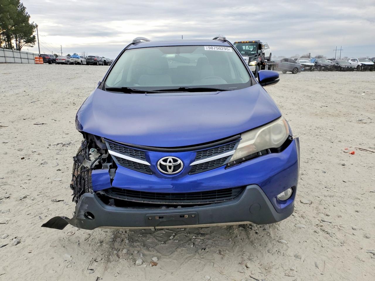 2015 TOYOTA RAV4 XLE photo 5