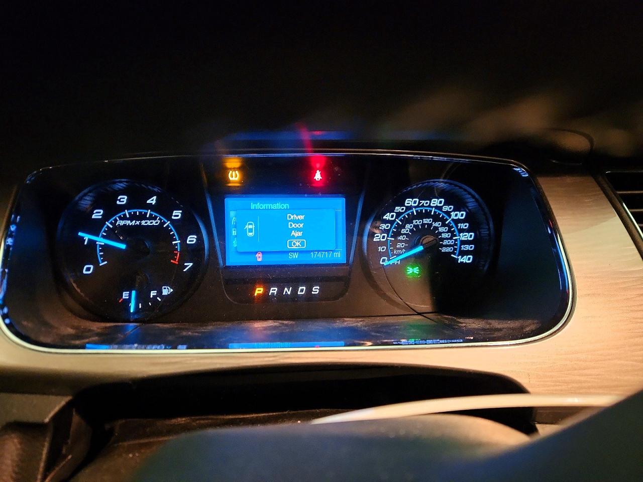 2014 FORD TAURUS SEL photo 9