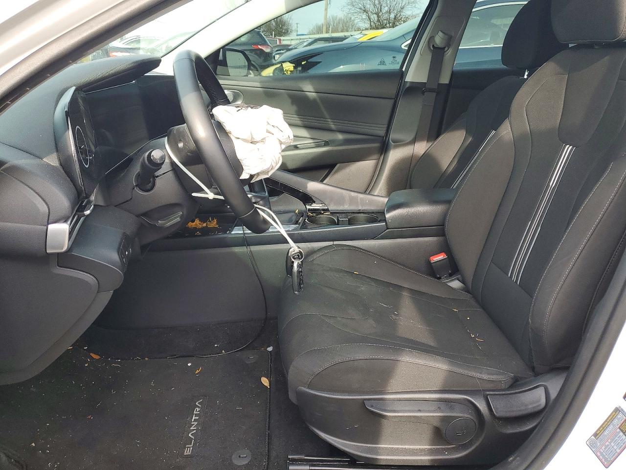 2023 HYUNDAI ELANTRA SEL photo 7