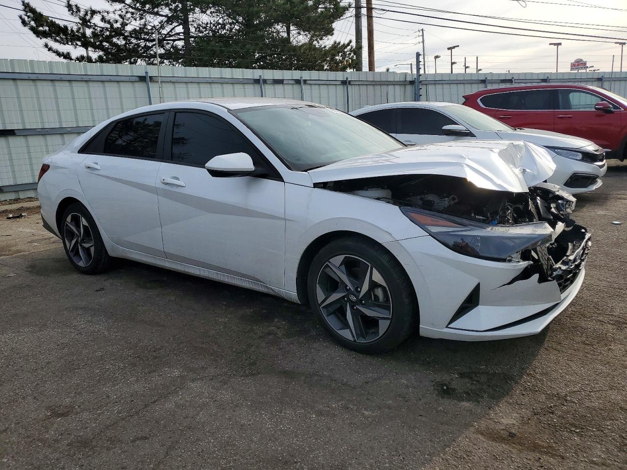 2023 HYUNDAI ELANTRA SEL photo 4