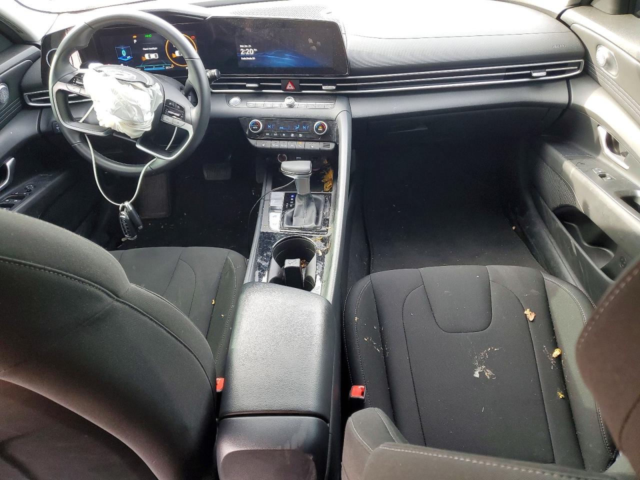2023 HYUNDAI ELANTRA SEL photo 8