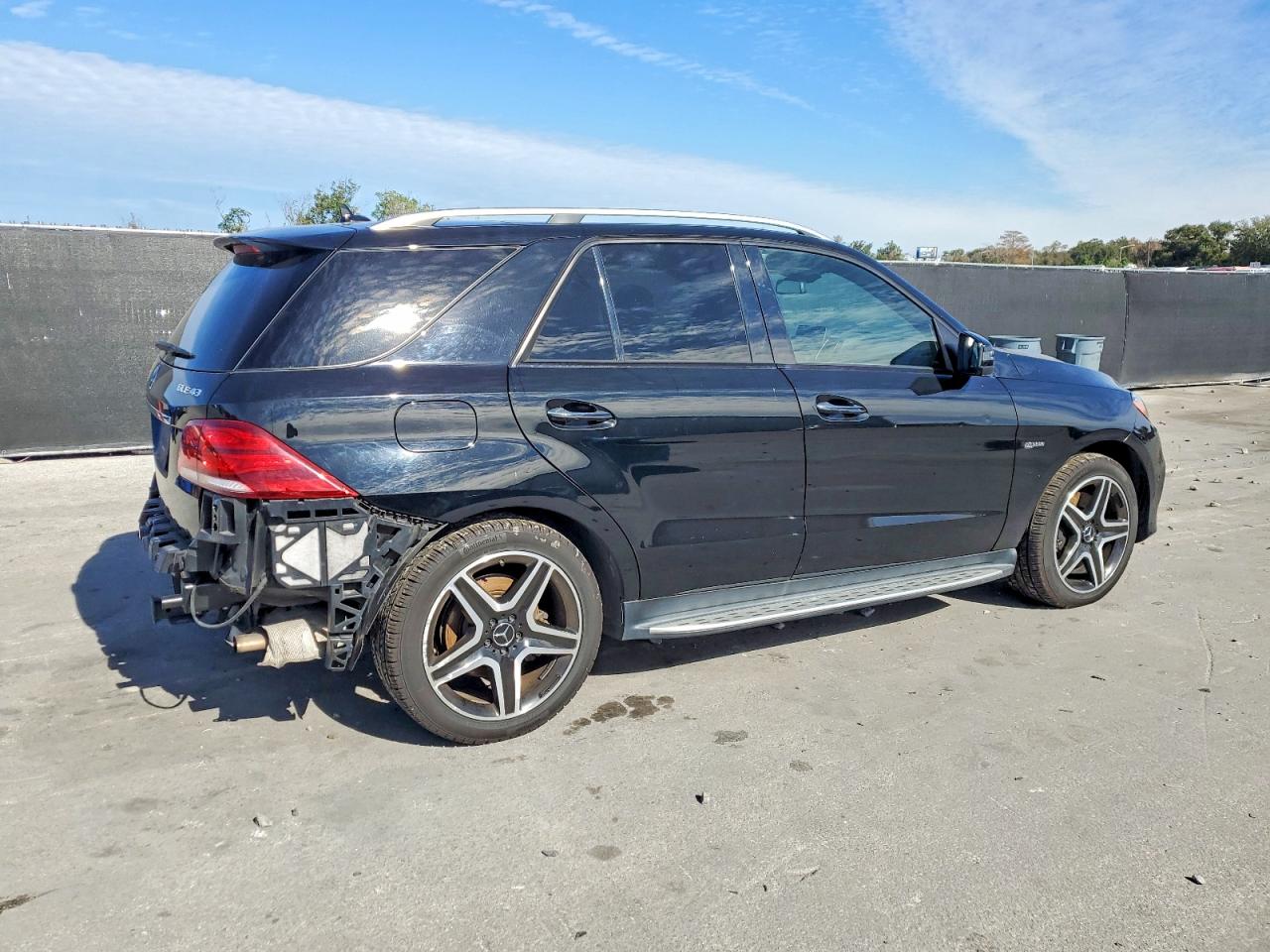 2017 MERCEDES-BENZ GLE 43 AMG photo 3