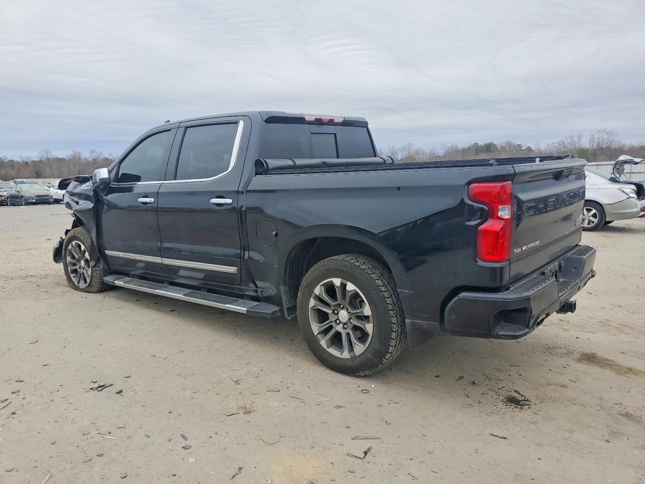 2024 CHEVROLET SILVERADO K1500 HIGH COUNTRY photo 2
