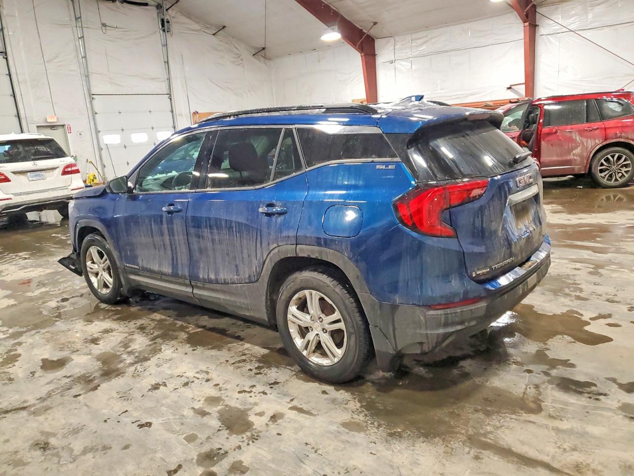 2020 GMC TERRAIN SLE photo 2