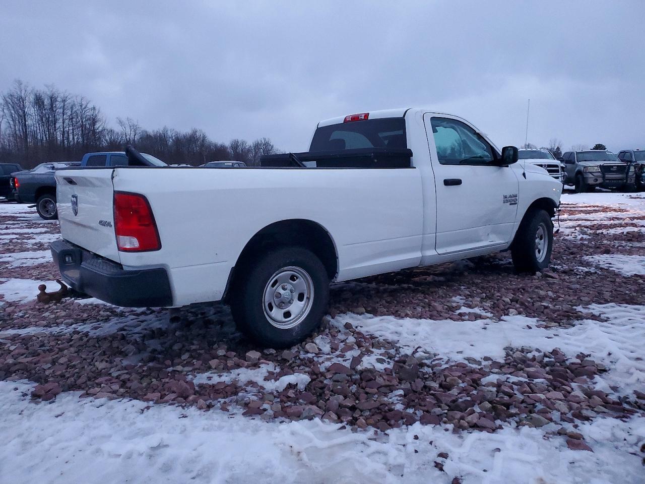 2022 RAM 1500 CLASSIC TRADESMAN photo 3