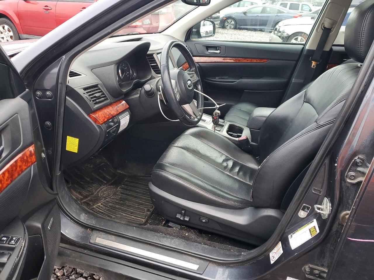 2011 SUBARU OUTBACK photo 7