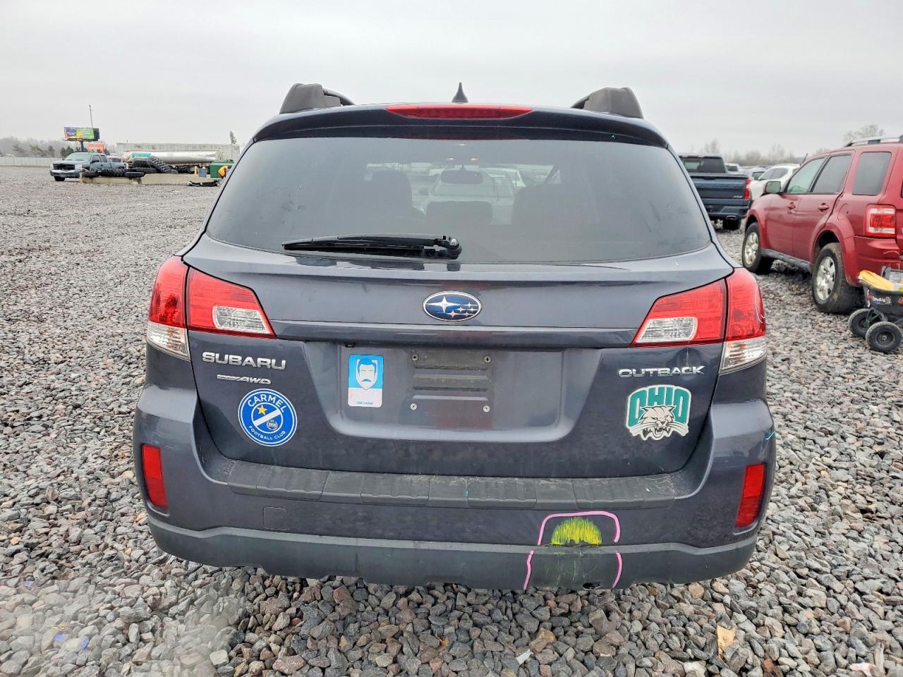 2011 SUBARU OUTBACK photo 6