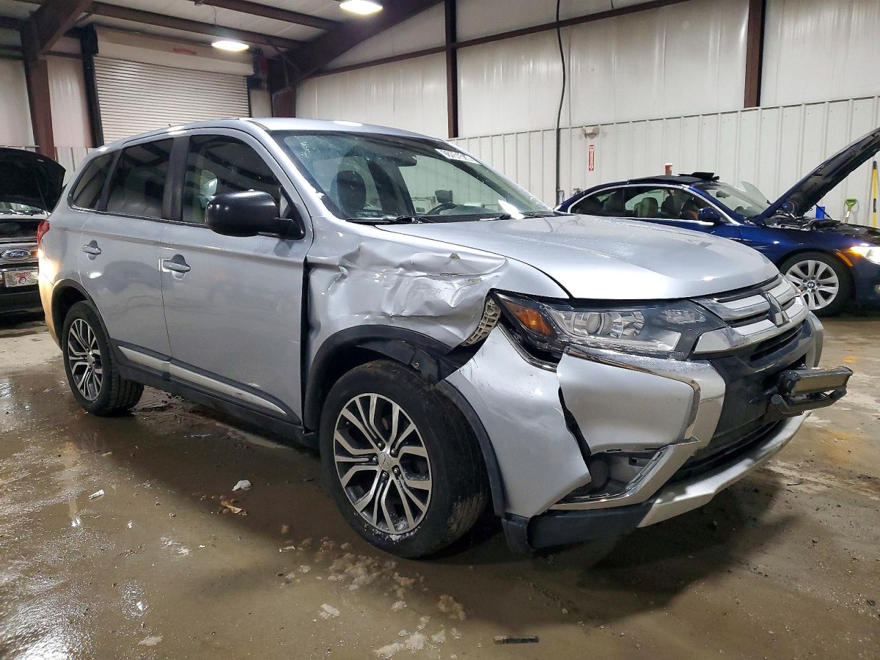 2016 MITSUBISHI OUTLANDER ES photo 4