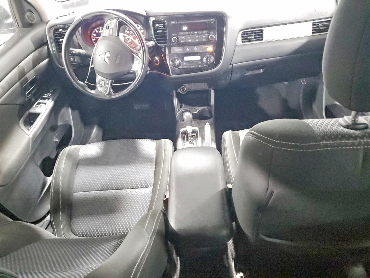 2016 MITSUBISHI OUTLANDER ES photo 8