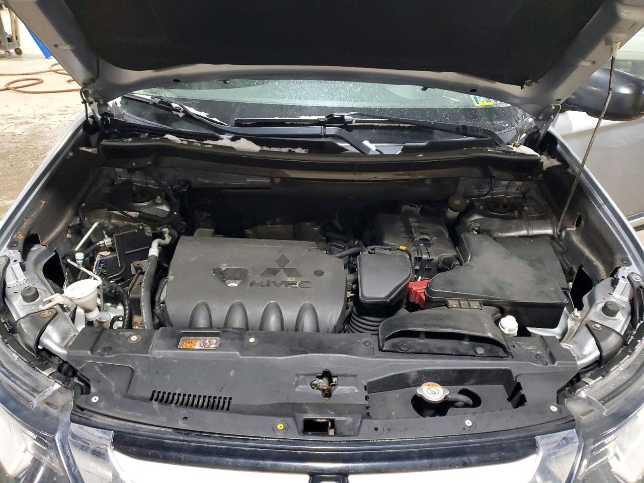 2016 MITSUBISHI OUTLANDER ES photo 12