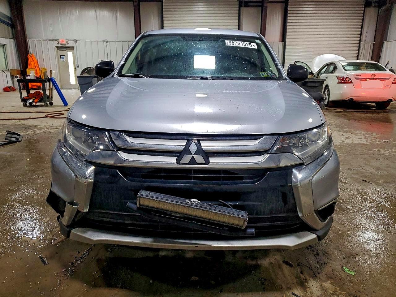 2016 MITSUBISHI OUTLANDER ES photo 5