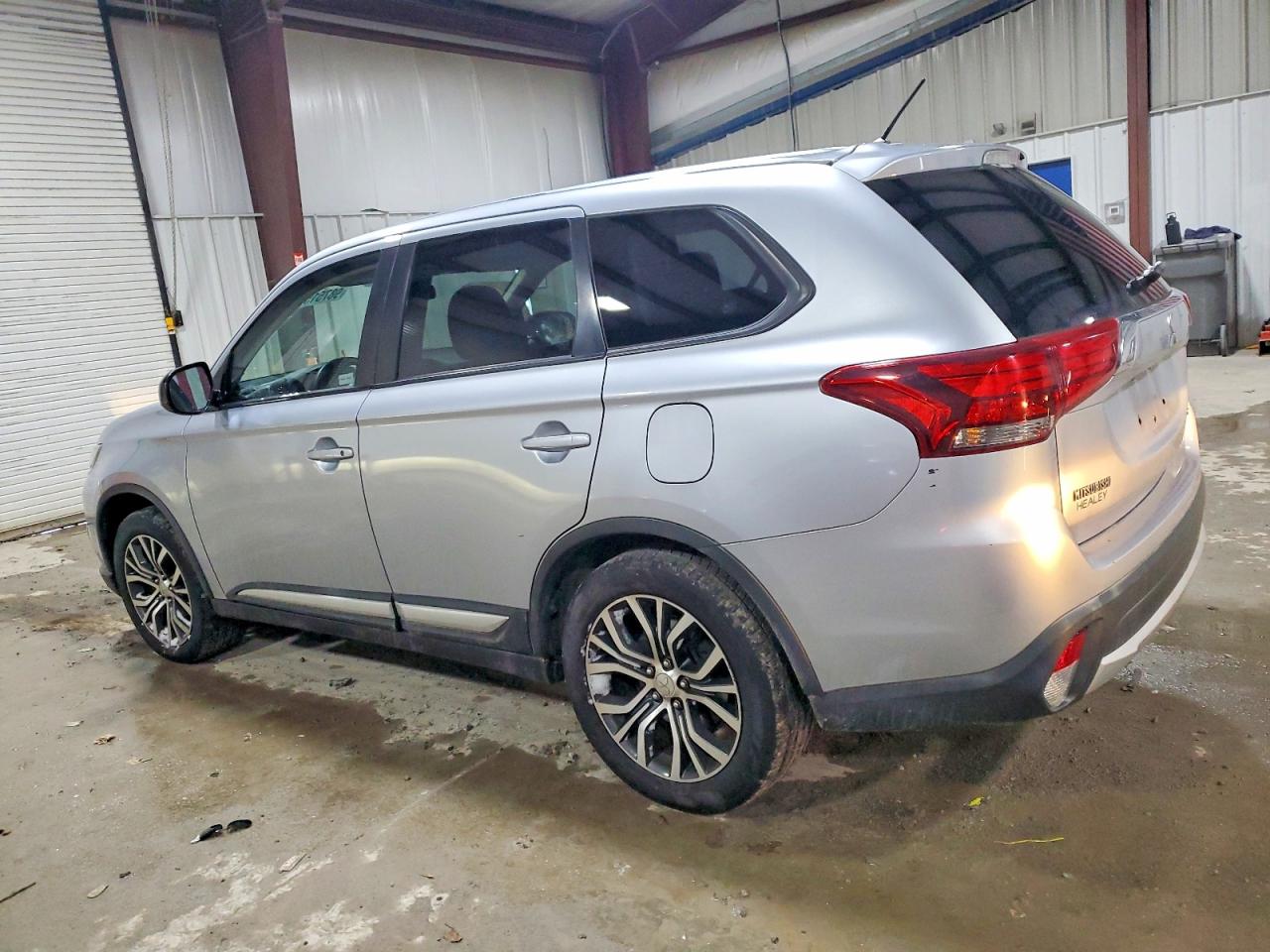 2016 MITSUBISHI OUTLANDER ES photo 2