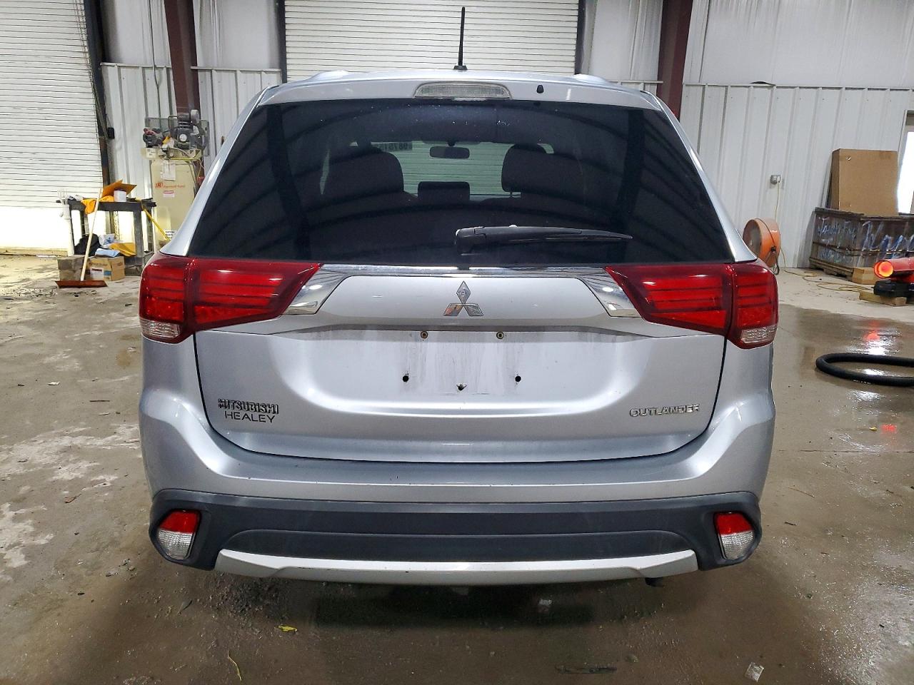 2016 MITSUBISHI OUTLANDER ES photo 6