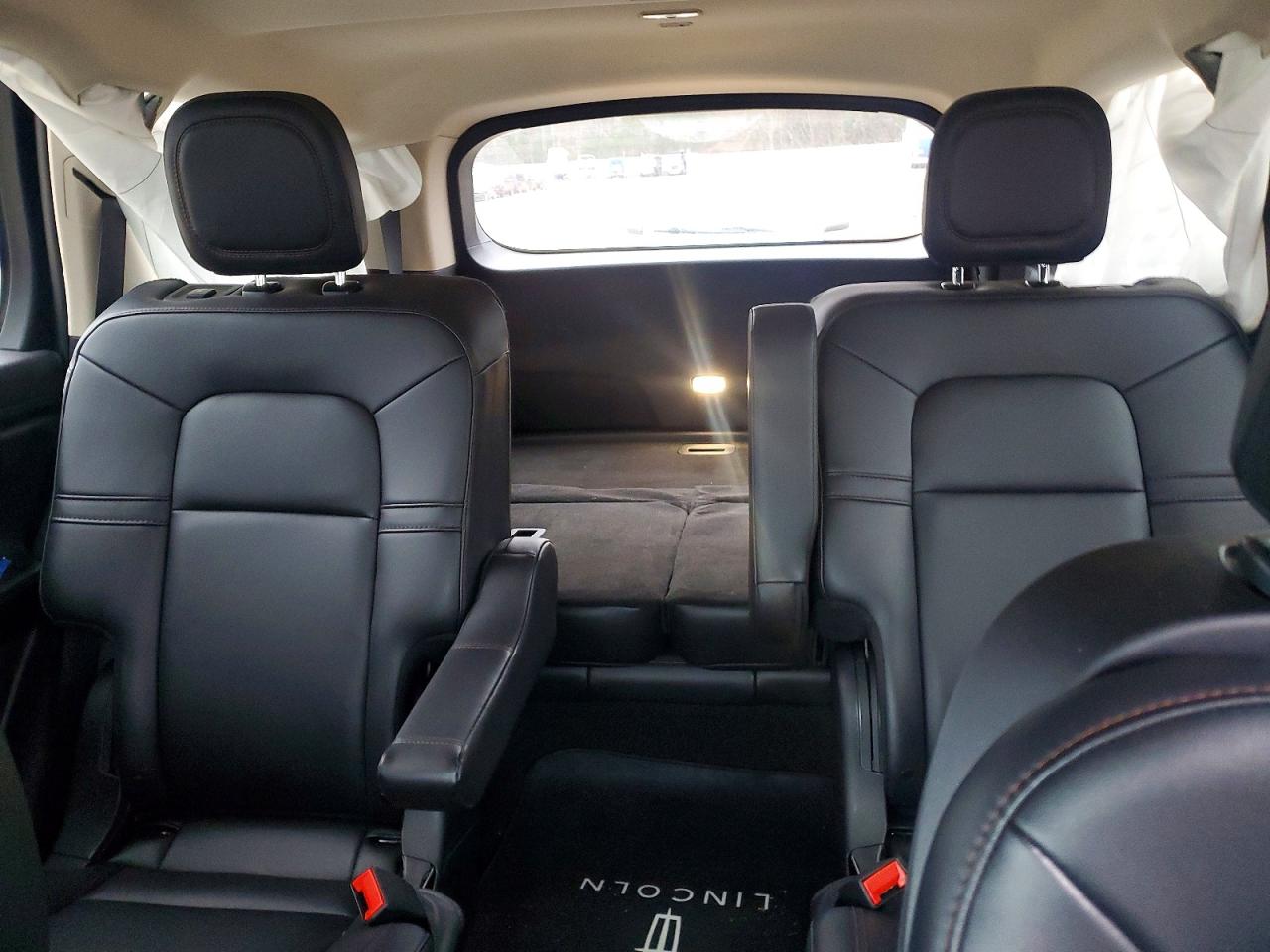 2023 LINCOLN AVIATOR photo 10