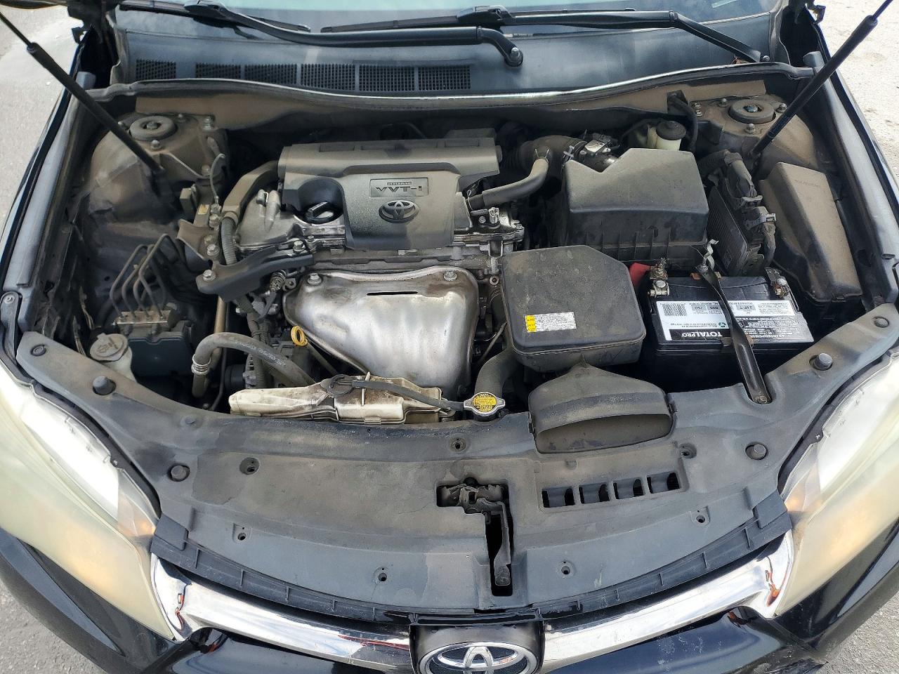 2015 TOYOTA CAMRY LE photo 11