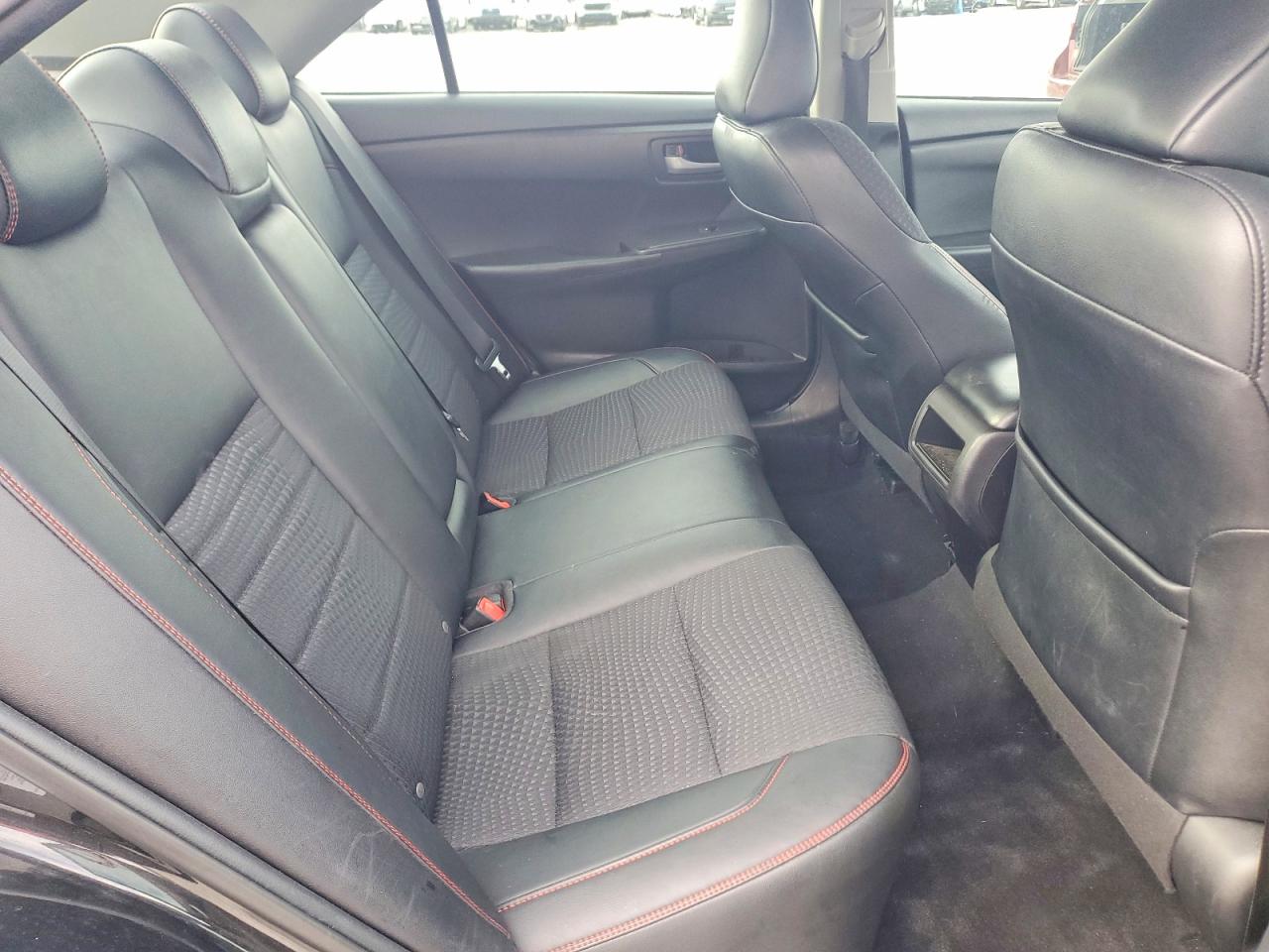 2015 TOYOTA CAMRY LE photo 10