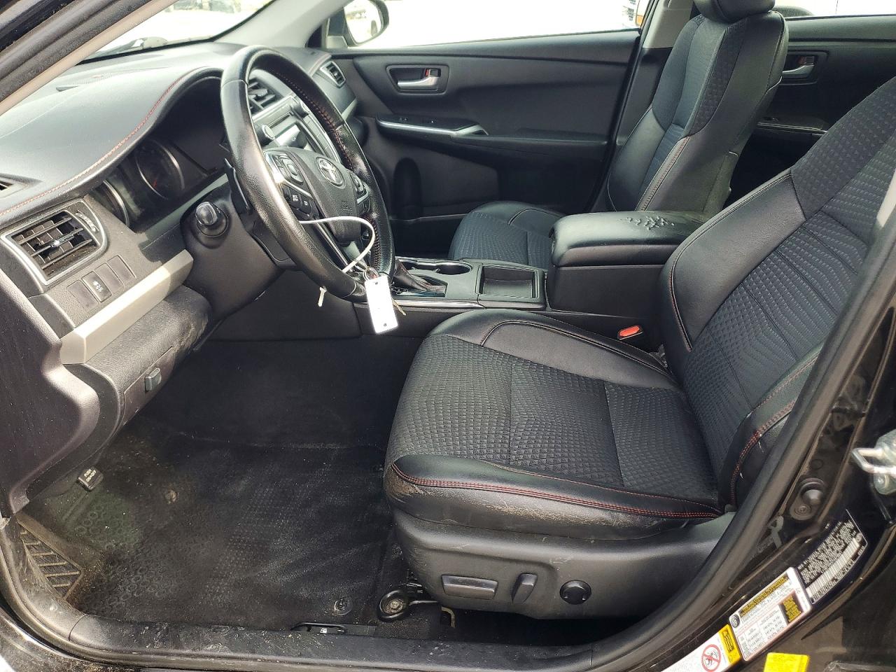 2015 TOYOTA CAMRY LE photo 7