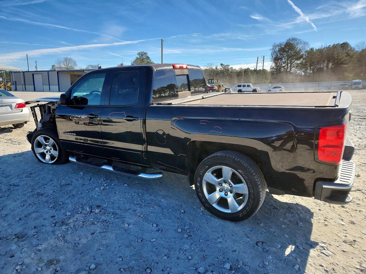 2015 CHEVROLET SILVERADO C1500 LT photo 2