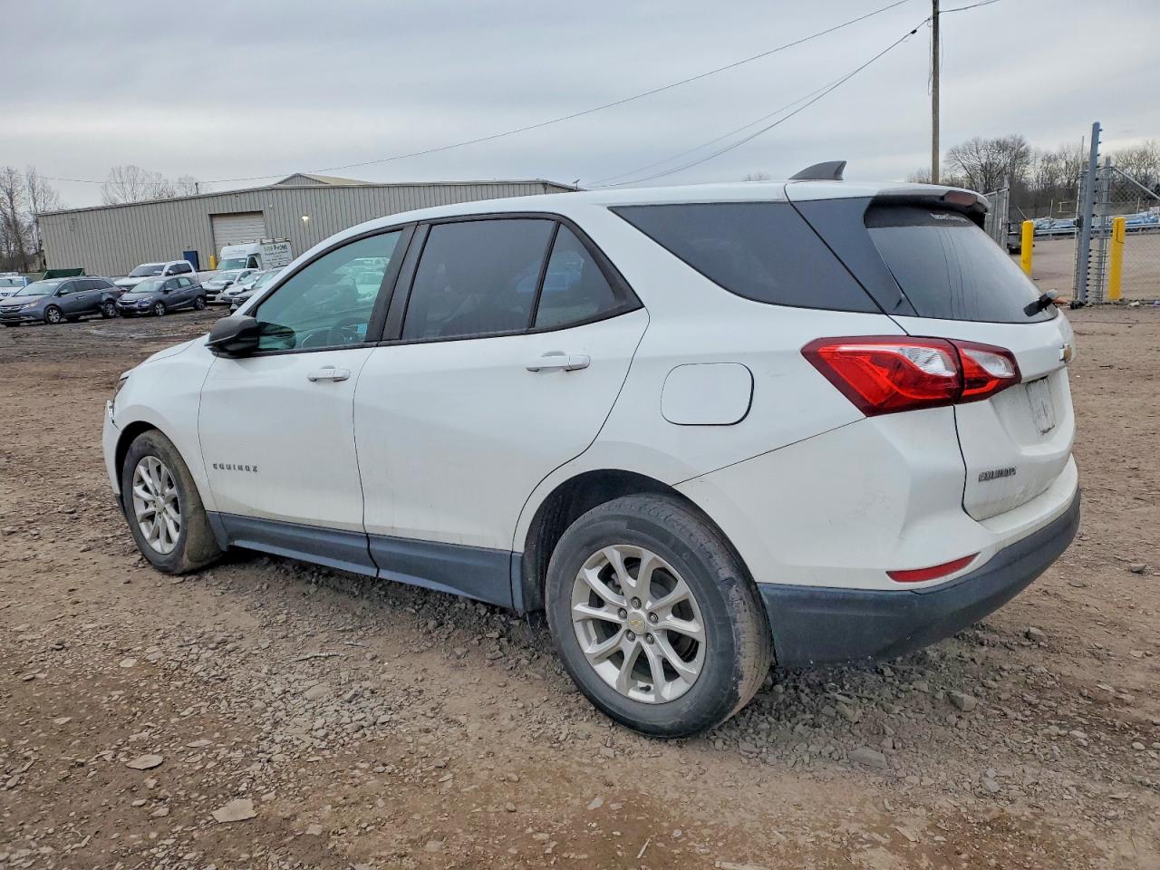 2020 CHEVROLET EQUINOX LS photo 2