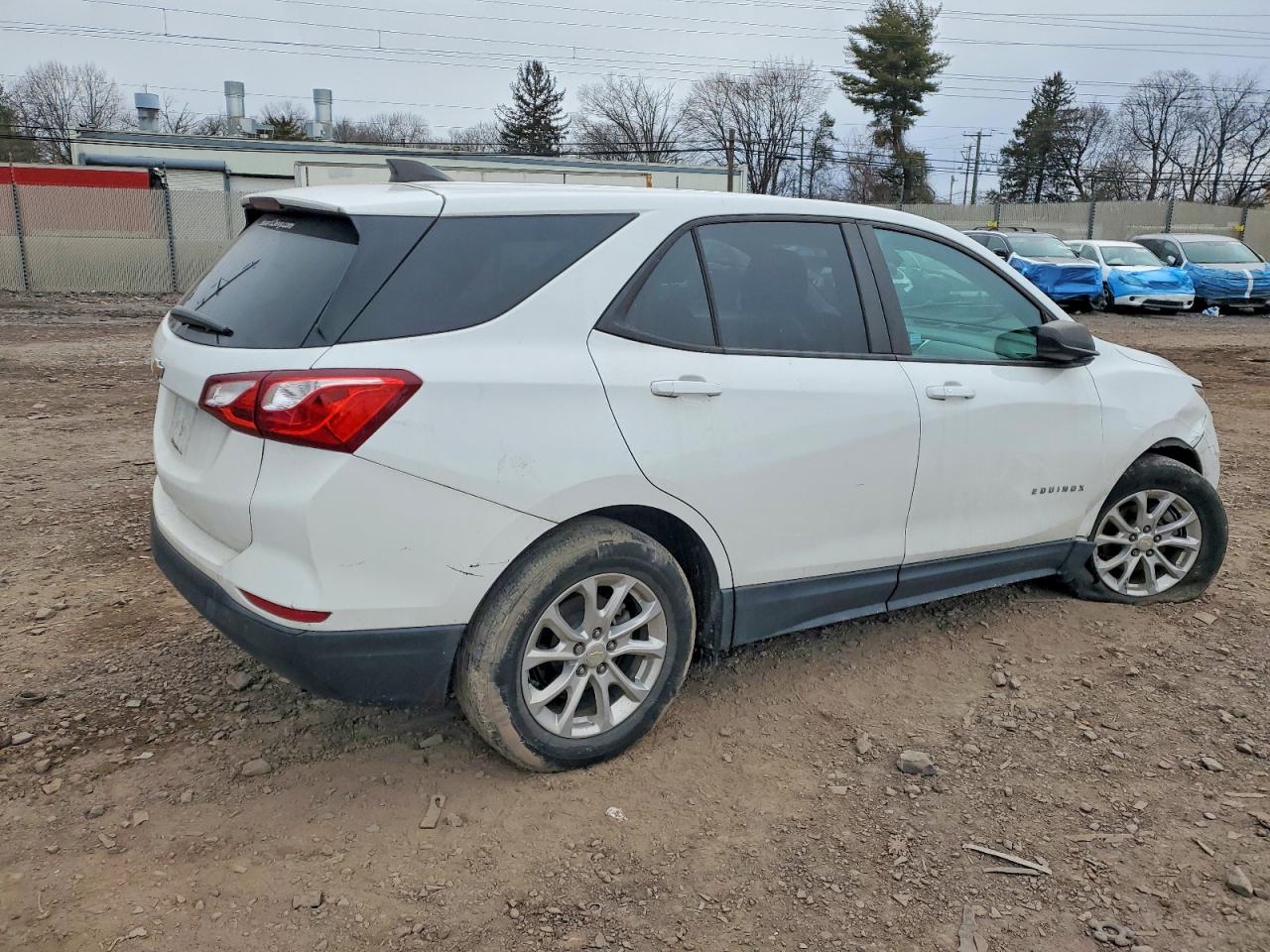 2020 CHEVROLET EQUINOX LS photo 3