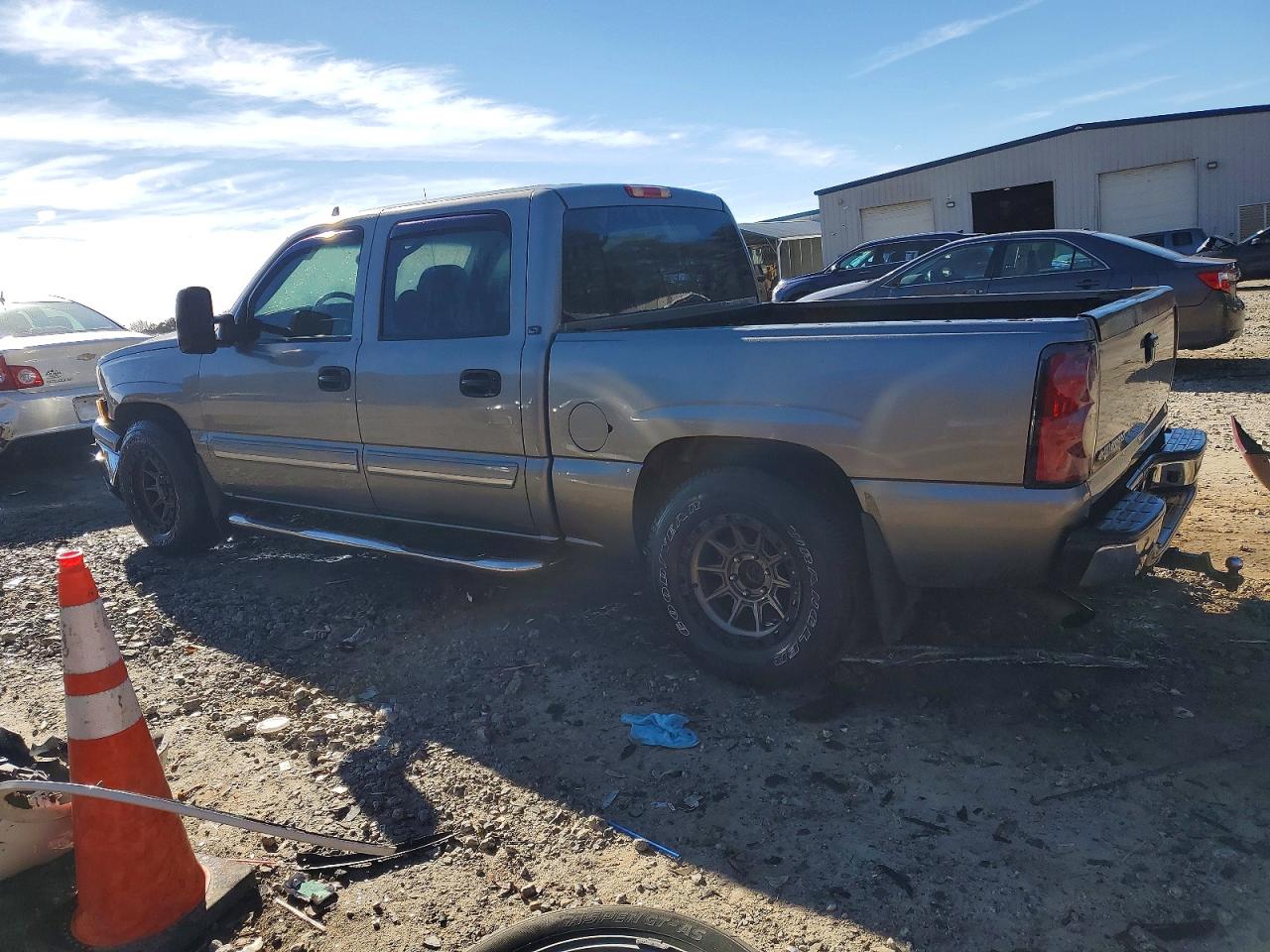 2006 CHEVROLET SILVERADO C1500 photo 2