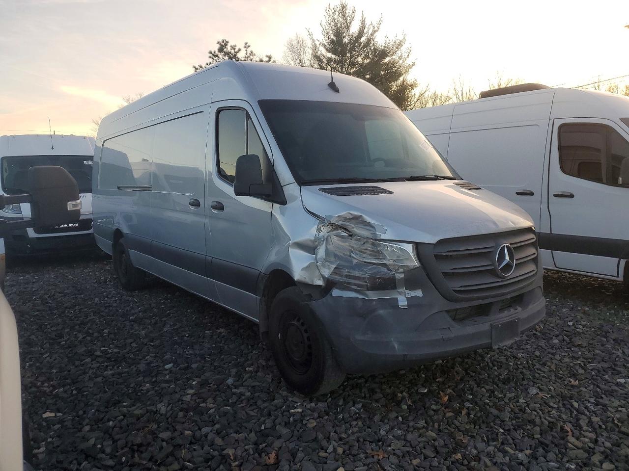 2023 MERCEDES-BENZ SPRINTER 2500 photo 4