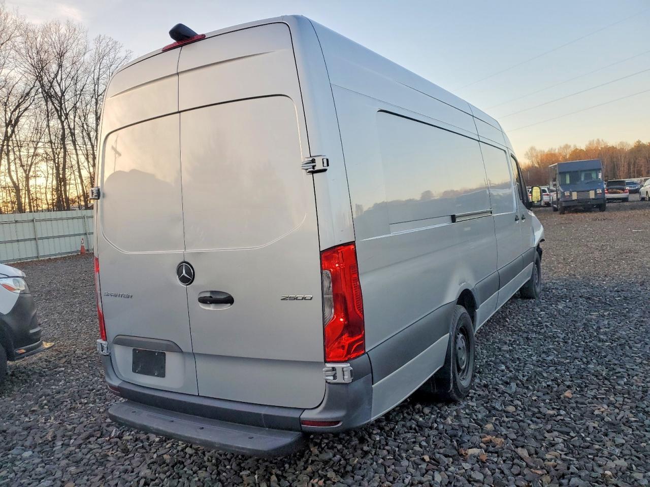 2023 MERCEDES-BENZ SPRINTER 2500 photo 3